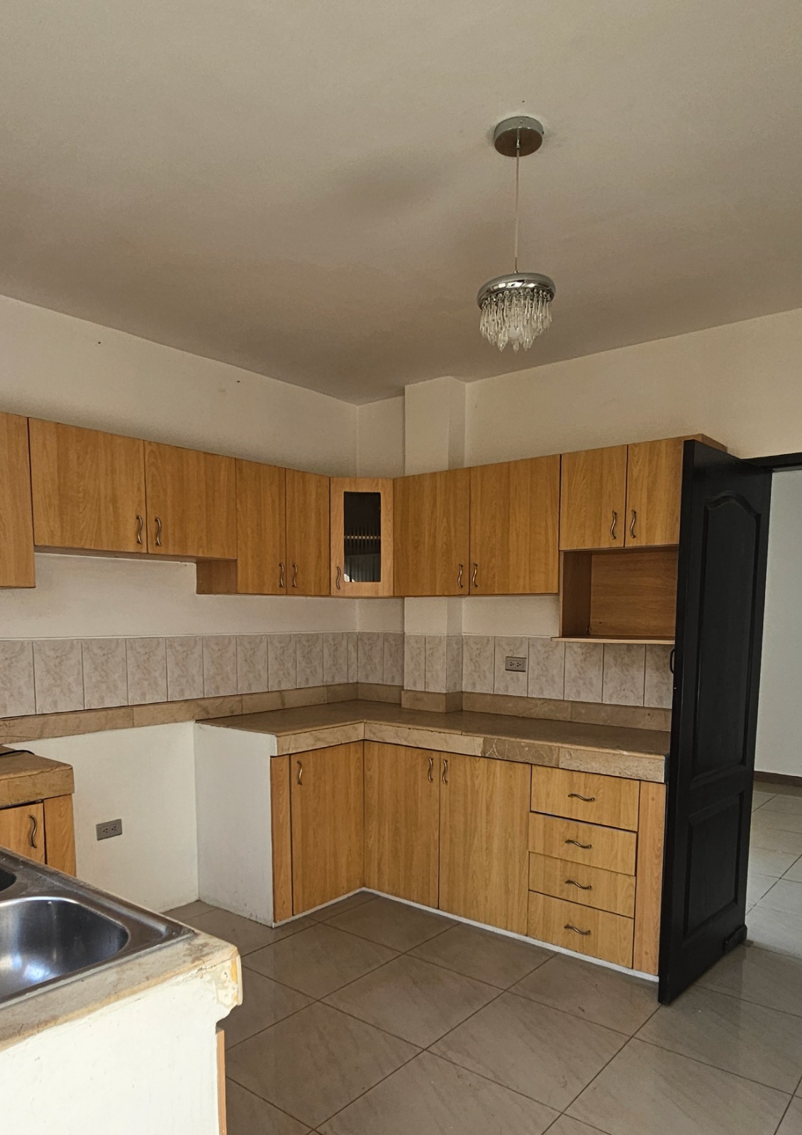 Casa Amplia en Venta en Urb. Matices – Zafiro – 3 Dormitorios + Patio Amplio | Frente al C.C. El Dorado.